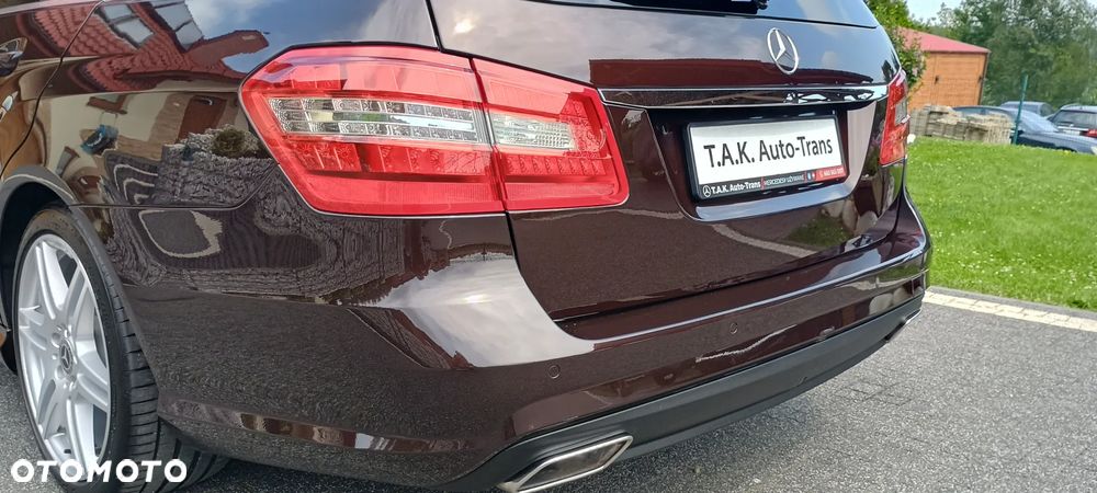 Mercedes-Benz Klasa E 300 CDI DPF BlueEFFICIENCY 7G-TRONIC Avantgarde - 20