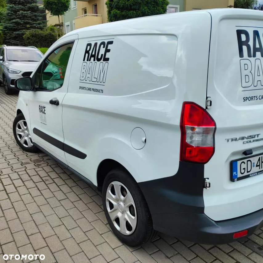 Ford Transit Courier - 13