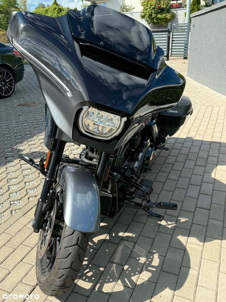Harley-Davidson CVO Street Glide - 8