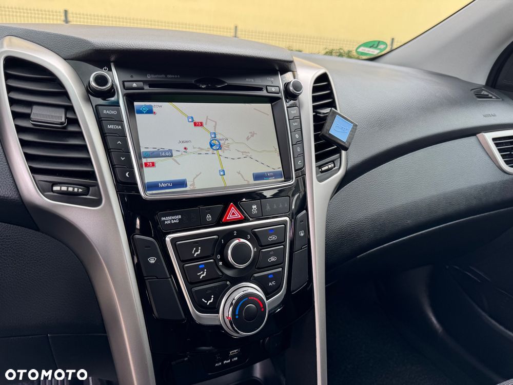 Hyundai i30 blue 1.4 Style - 30