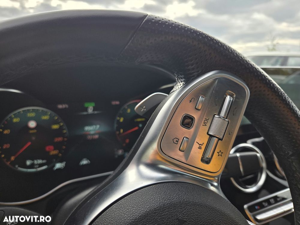 Mercedes-Benz GLC Coupe 300 4Matic 9G-TRONIC AMG Line - 25