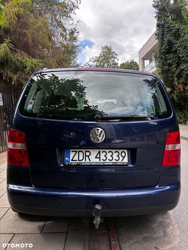 Volkswagen Touran 1.6 FSI - 8