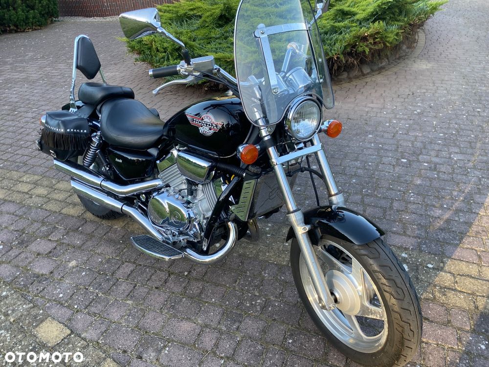 Honda VF - 2