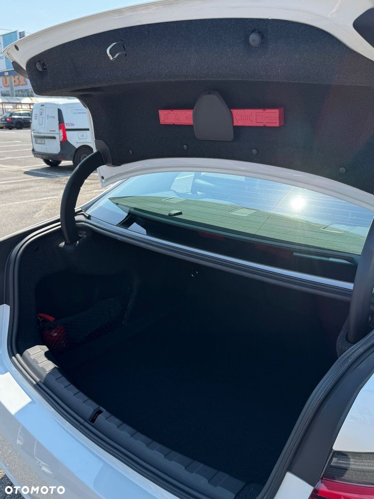 BMW Seria 3 318i - 6