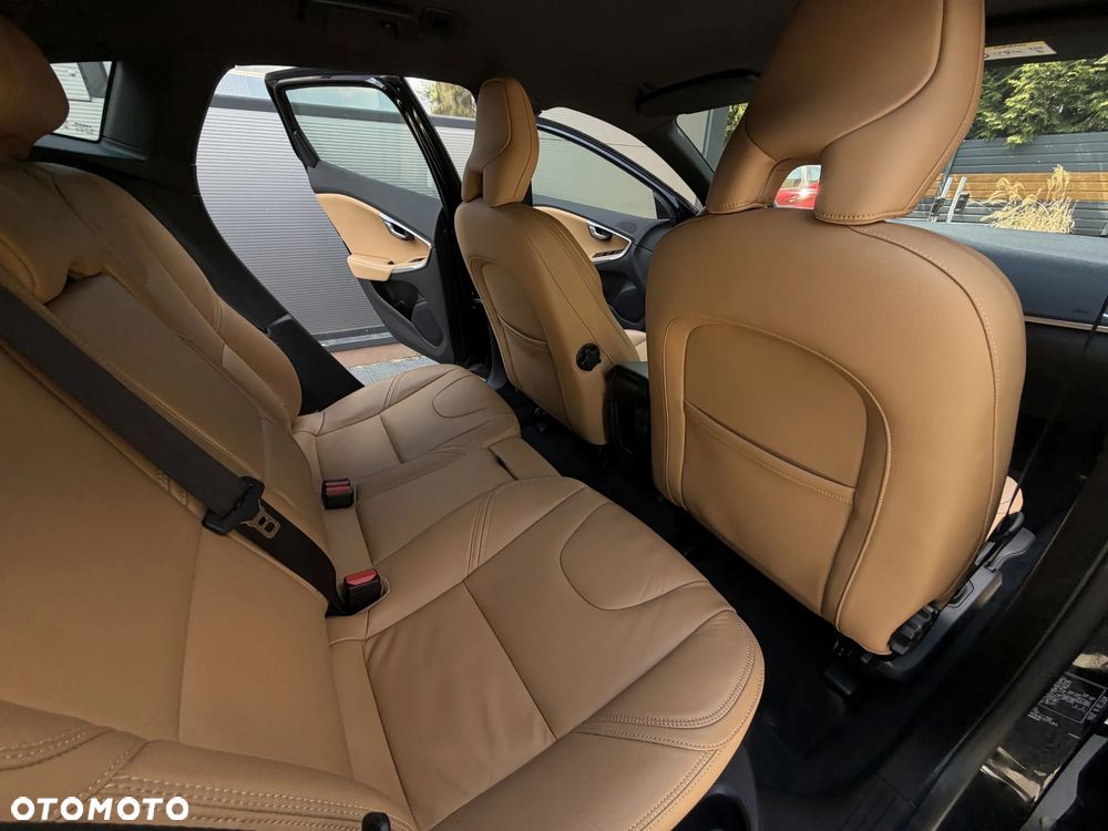 Volvo V40 Cross Country D2 Momentum - 18