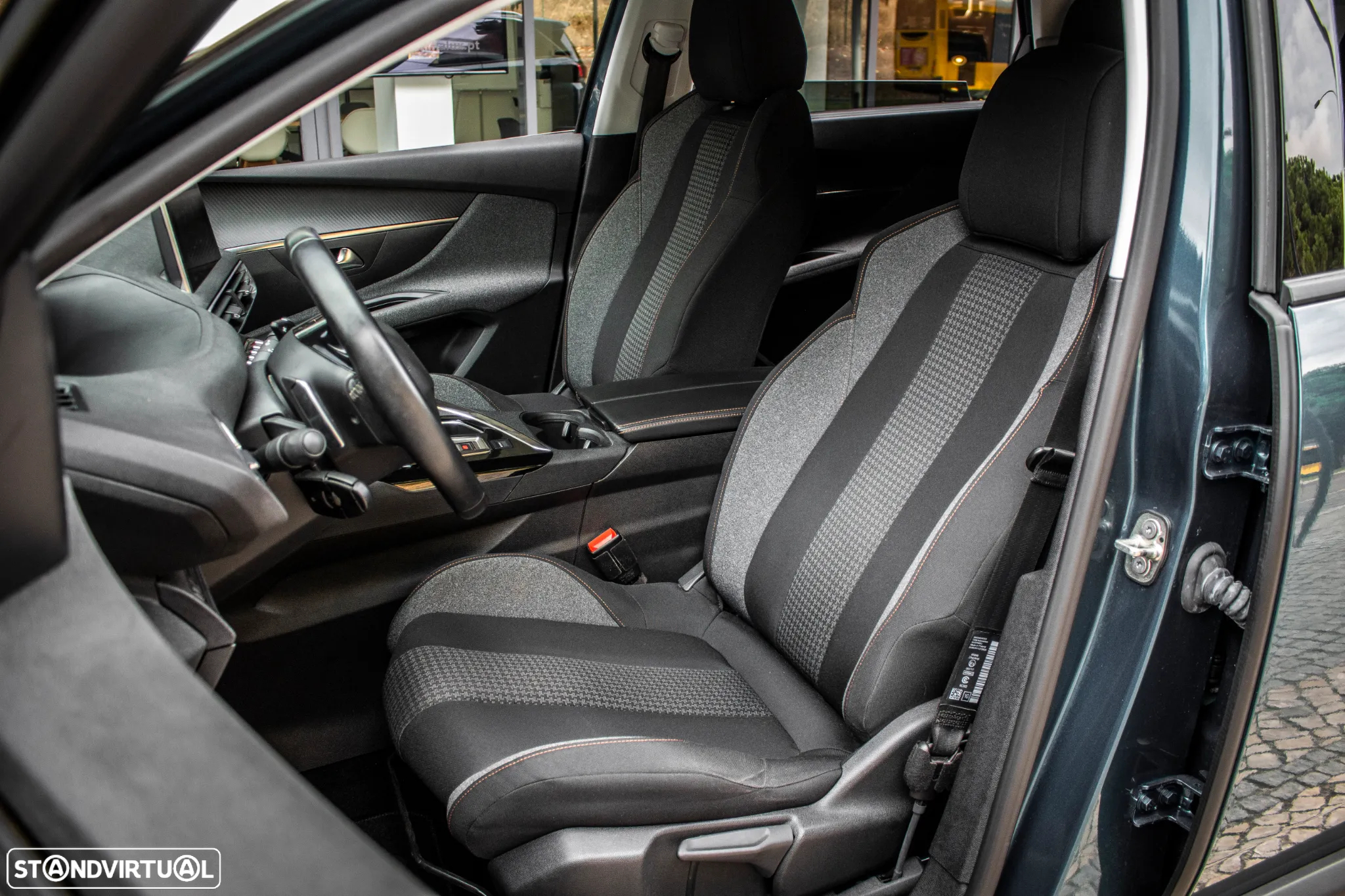 Peugeot 5008 PureTech 130 EAT6 Active - 29