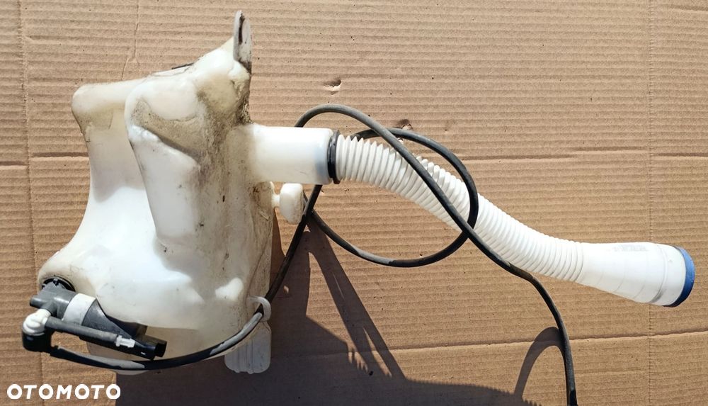 C4 Picasso zbiorniczek spryskiwaczy 1,8 benzyna C4 Grand Picasso Citroen - 1