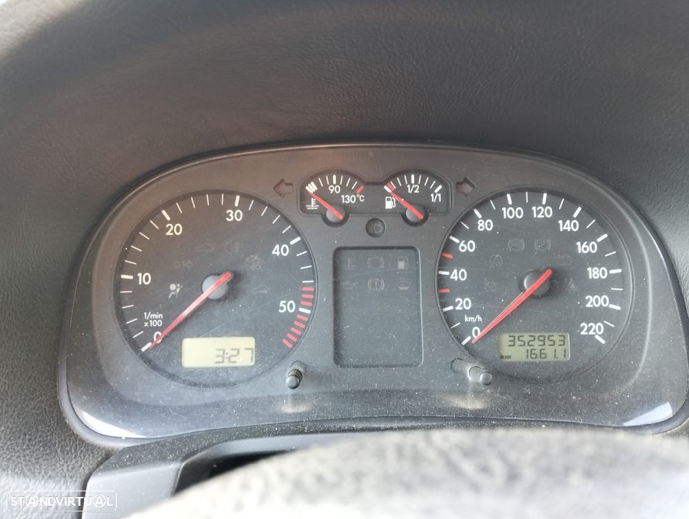 VW Golf 1.9 TDi Highline - 15