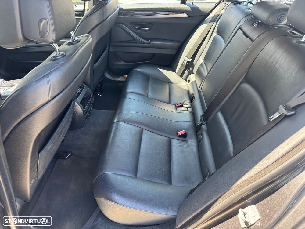 BMW 525 d Exclusive Auto - 13