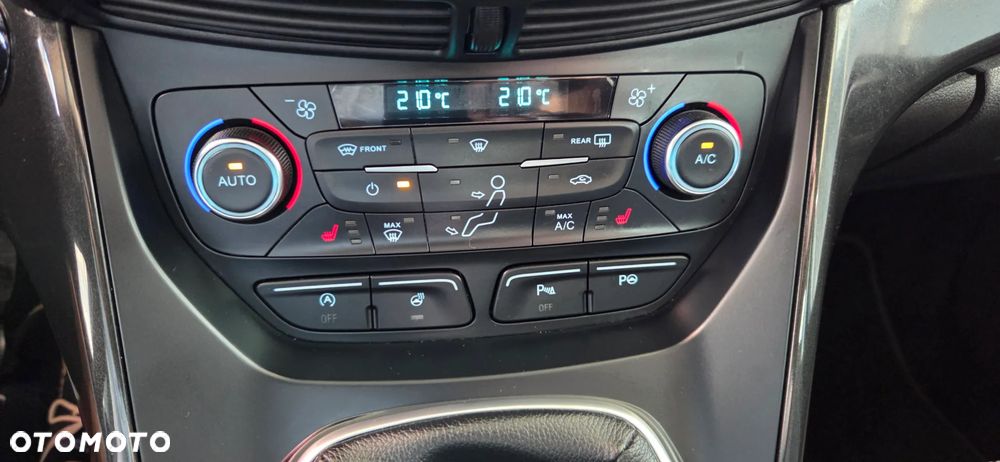 Ford Kuga 1.5 EcoBoost 2x4 Titanium - 30