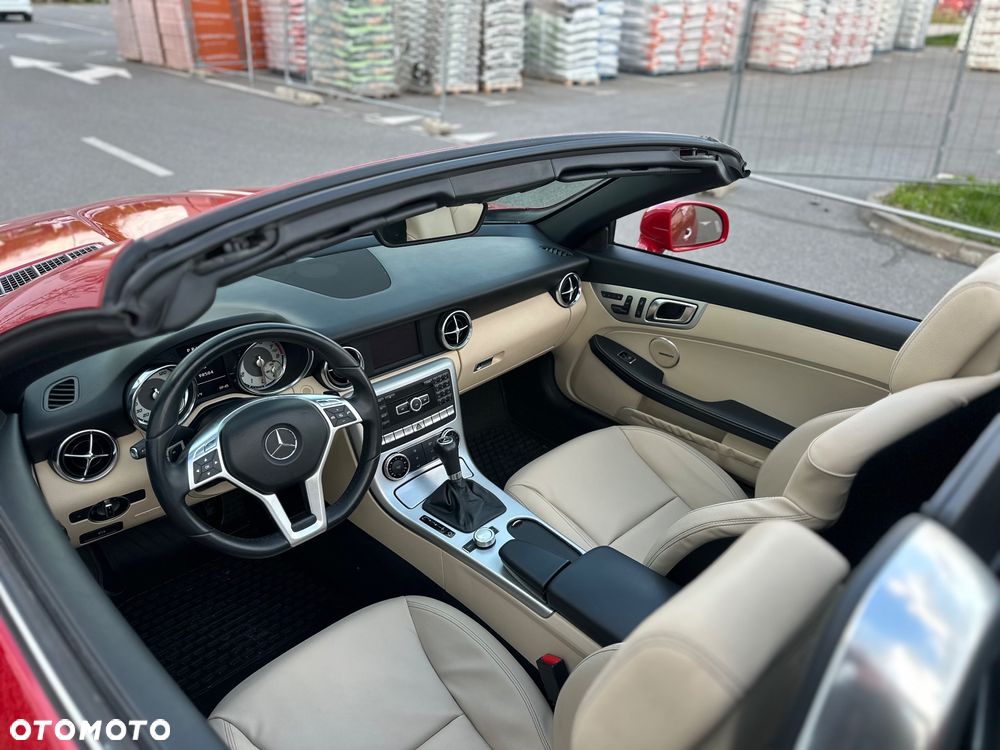 Mercedes-Benz SLK 250 (BlueEFFICIENCY) 7G-TRONIC - 30