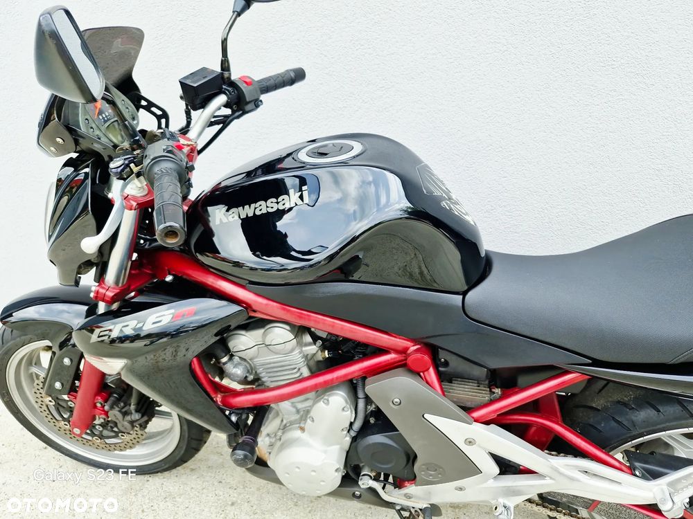 Kawasaki ER - 12