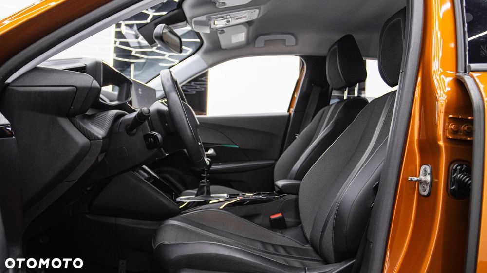 Peugeot 2008 1.2 PureTech Allure S&S - 17