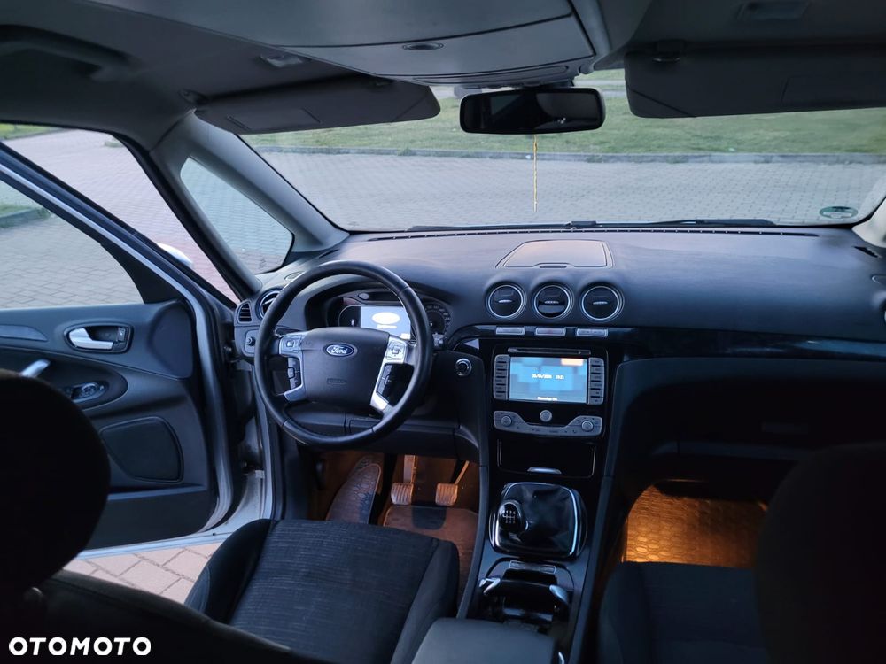 Ford Galaxy - 17