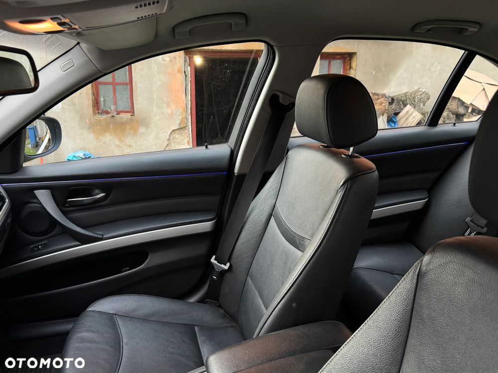 BMW Seria 3 320i Edition Exclusive - 11