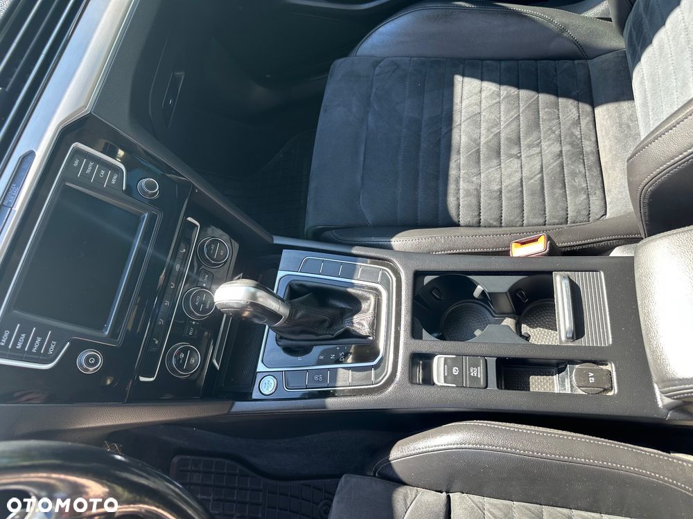 Volkswagen Passat - 24