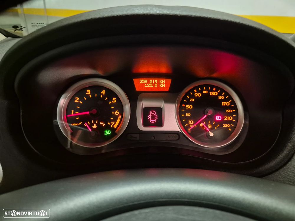 Renault Clio 1.2 16V Dynamique - 21