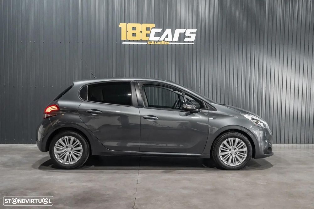 Peugeot 208 - 5