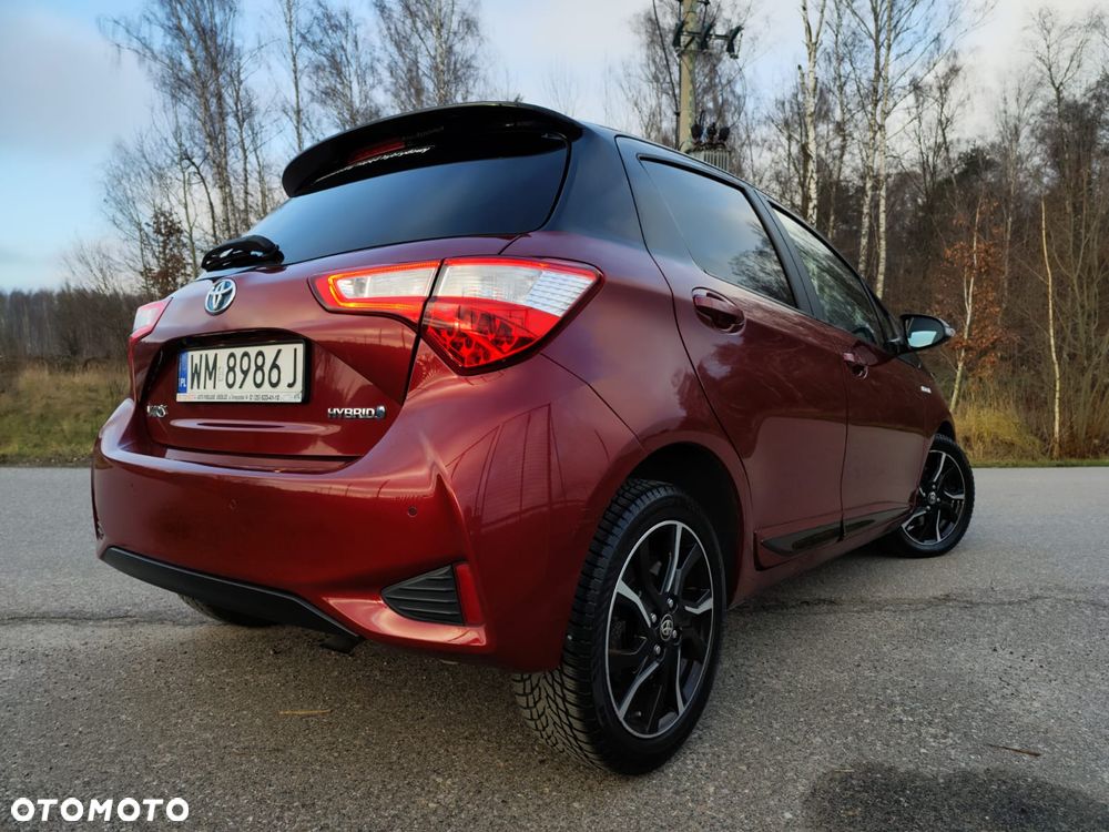 Toyota Yaris Hybrid 100 Selection Passion - 17