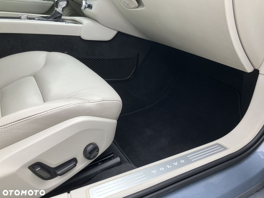 Volvo S90 T6 AWD Geartronic Momentum - 12