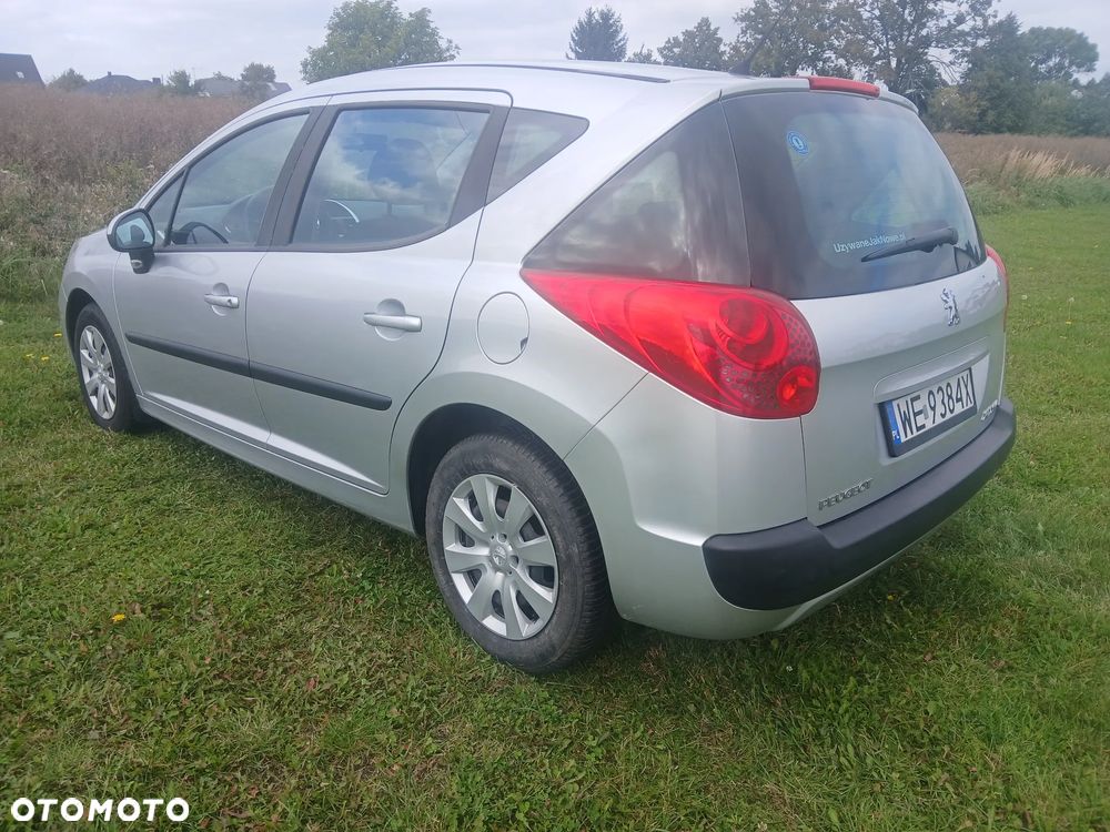 Peugeot 207 1.4 16V Presence - 11
