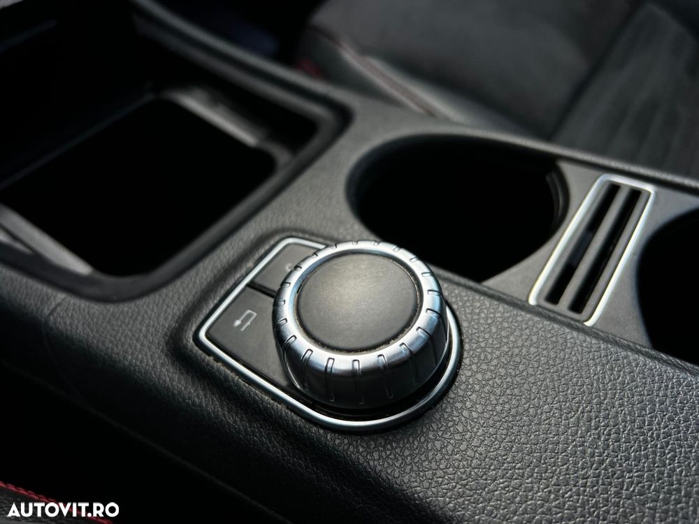 Mercedes-Benz GLA - 14