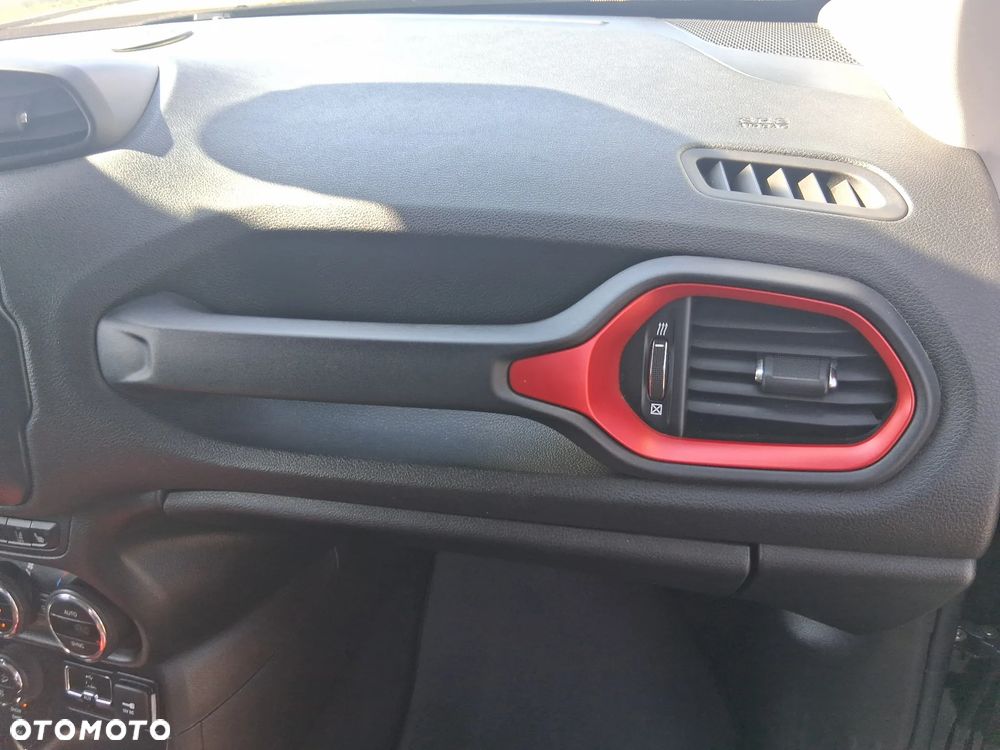 Jeep Renegade - 35