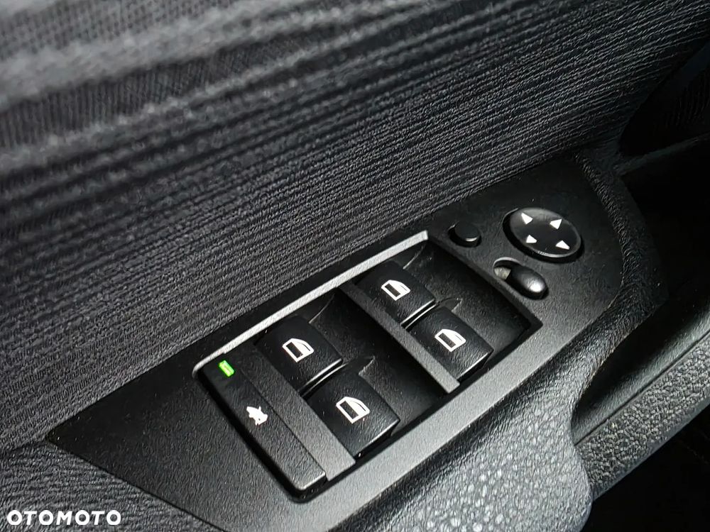 BMW X1 sDrive16d xLine - 37