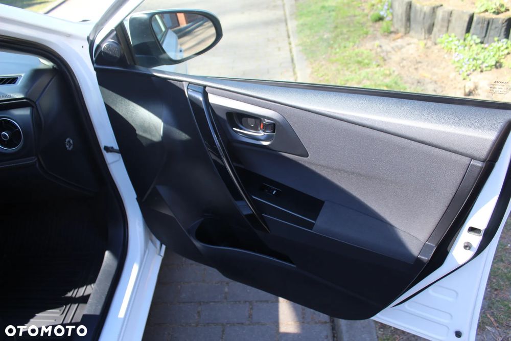 Toyota Auris 1.33 Dual-VVT-i Comfort - 19