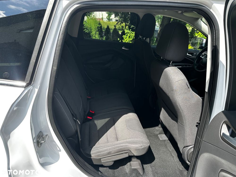 Ford Kuga 2.0 TDCi 2x4 Titanium - 14
