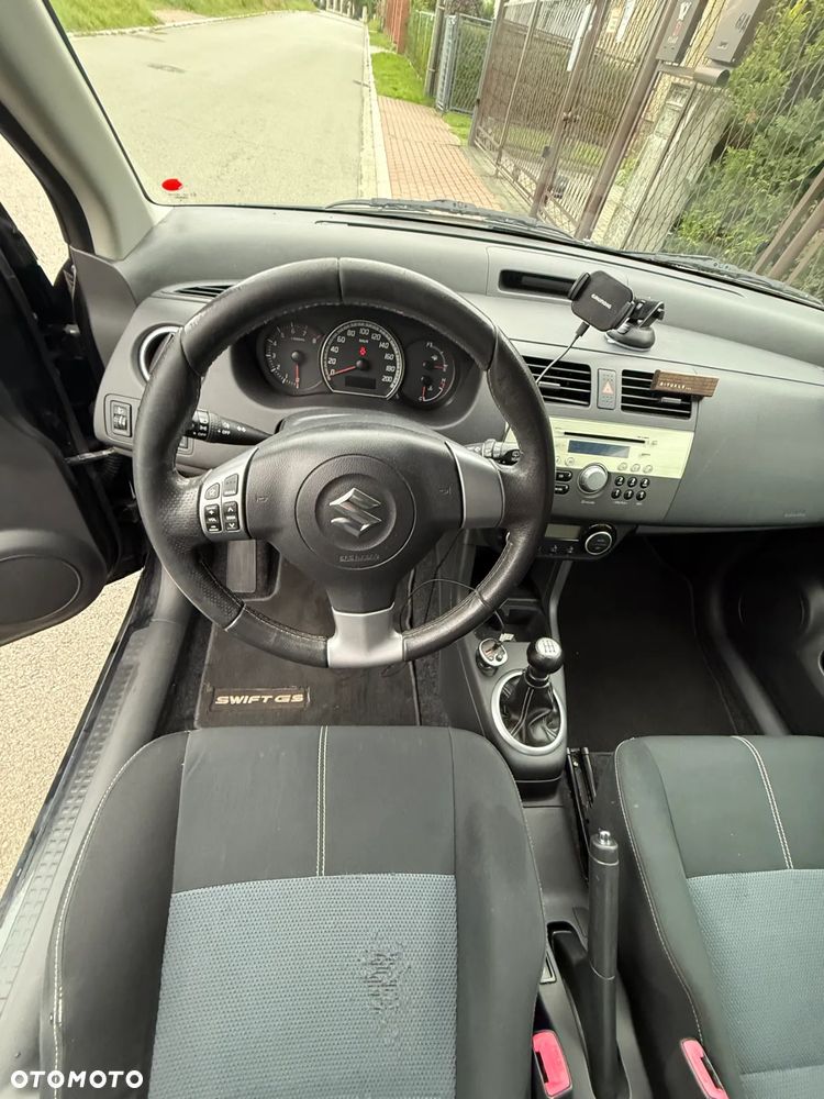 Suzuki Swift - 8
