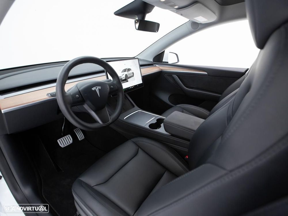 Tesla Model Y Performance Dual Motor AWD - 9