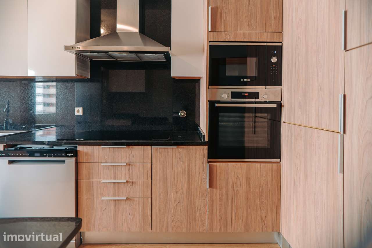 Apartamento T3 com garagem - Zona privilegiada - Grande imagem: 3/11