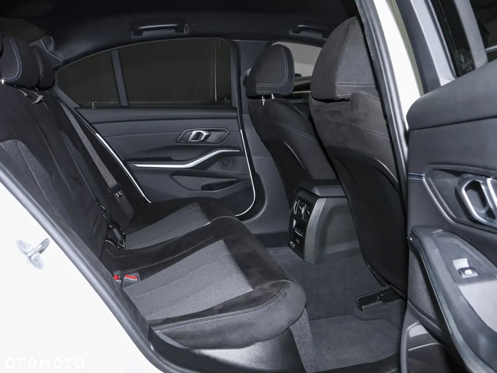 BMW Seria 3 318i M Sport - 7