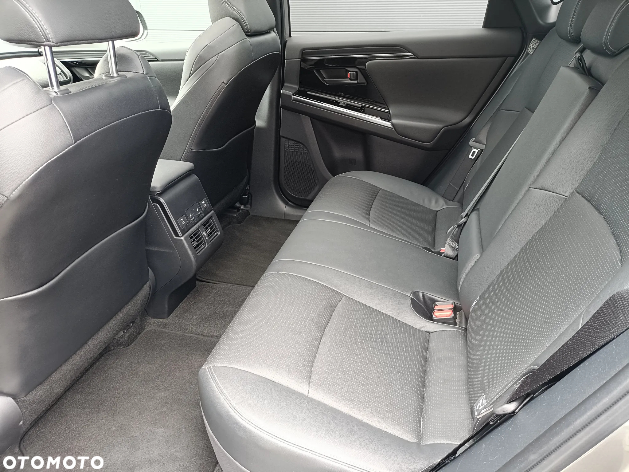 Subaru Solterra 71.4kWh Platinum Plus - 7