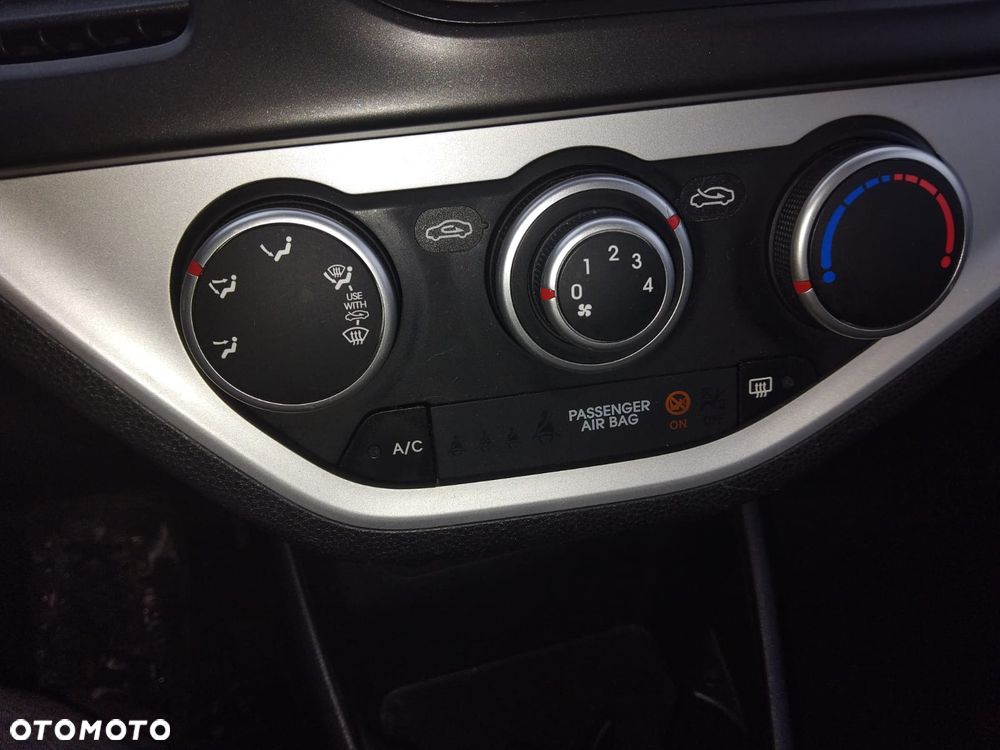 Kia Picanto 1.0 Dream Team Edition - 8