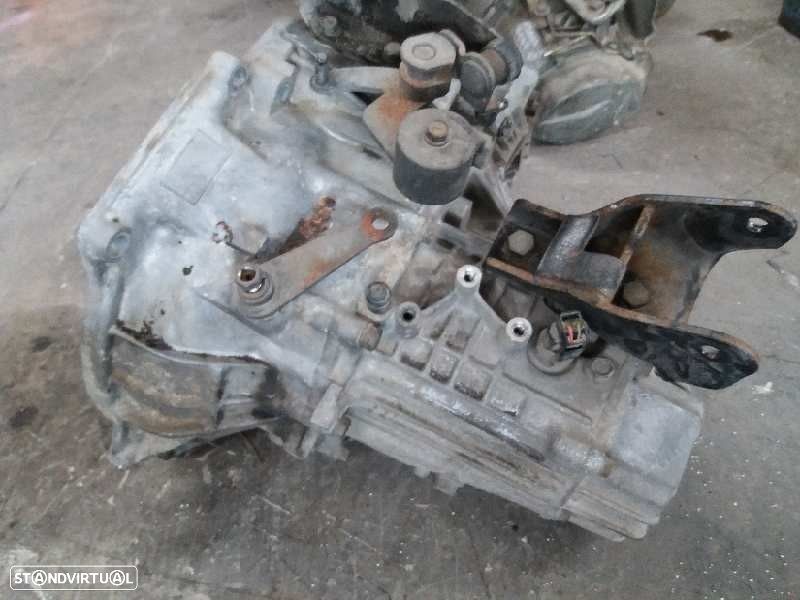 CAIXA VELOCIDADES HYUNDAI LANTRA II BREAK FAMILIAR 1995 - 4