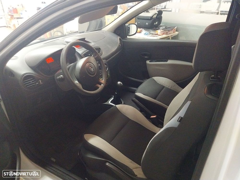 Renault Clio 1.5 dCi Pack - 4