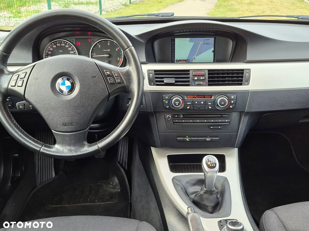 BMW Seria 3 318d - 12