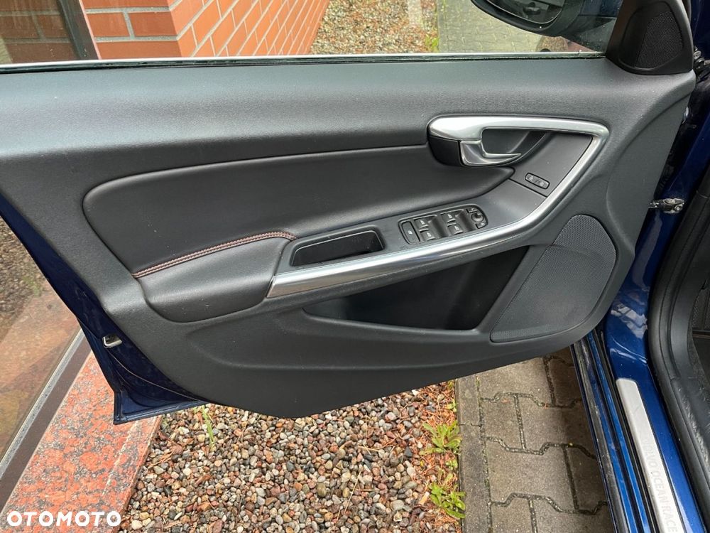 Volvo V60 D3 Summum - 17