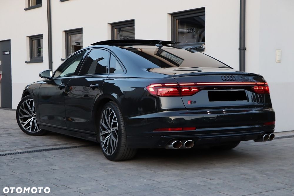 Audi S8 - 6