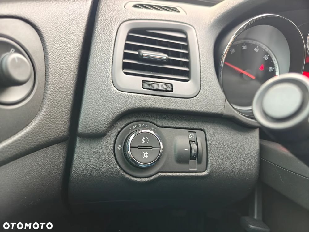 Opel Insignia - 26