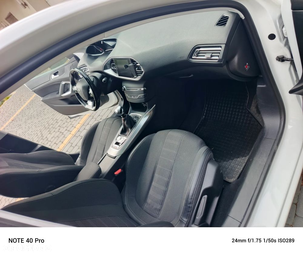 Peugeot 308 - 13