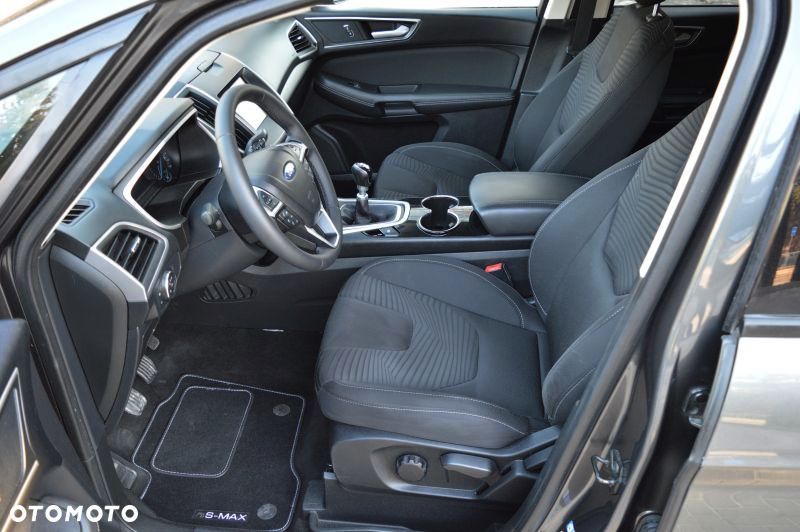 Ford S-Max - 13