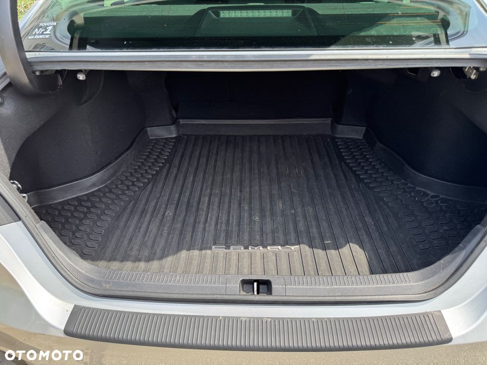 Toyota Camry 2.5 Hybrid Executive CVT - 11