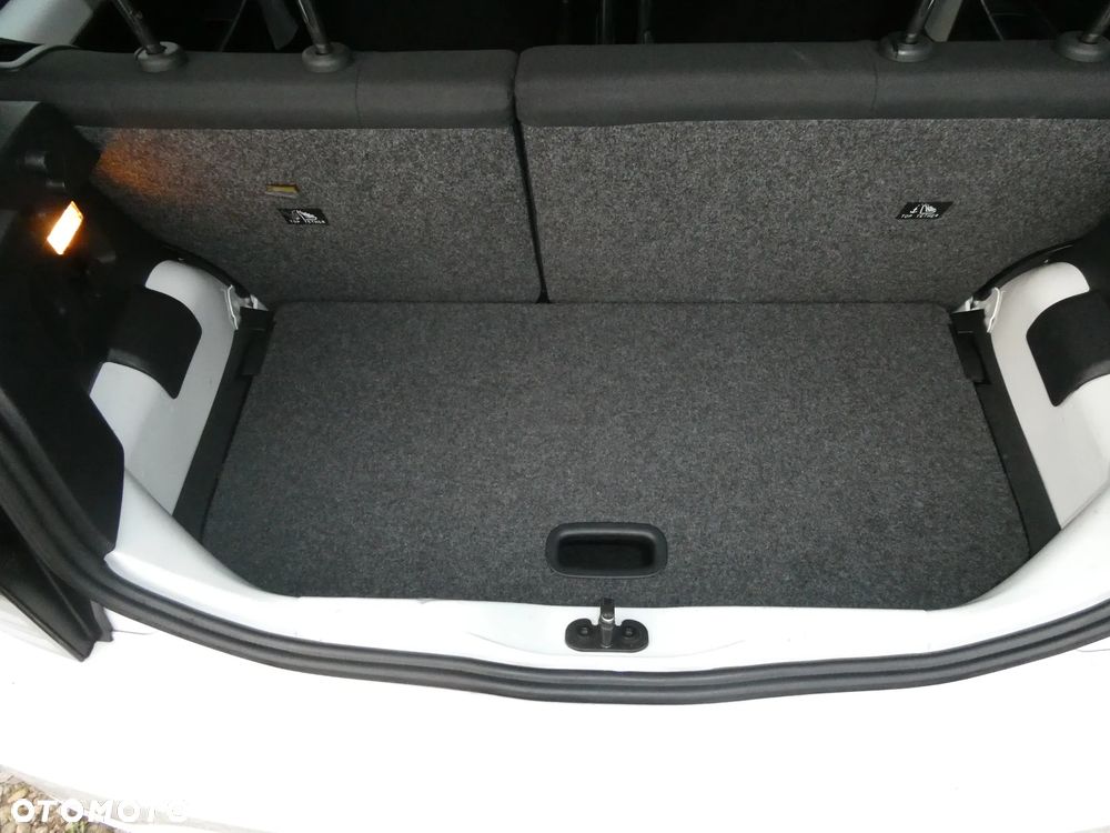Volkswagen up! 1.0 Beats - 10
