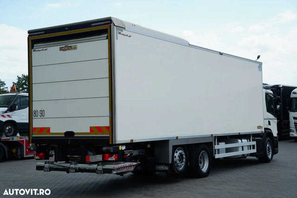 Scania P 320 / FRIGORIFER / 6X2 / CAMION SOLO 9 M / TRANSPORT SUPRA 1250 MT / MULTIMEMBRU / 3000 KG RIDICARE / AXĂ RIDICATĂ / AUTOMATĂ / EURO 6 - 4