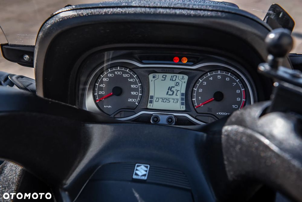 Suzuki Burgman - 12