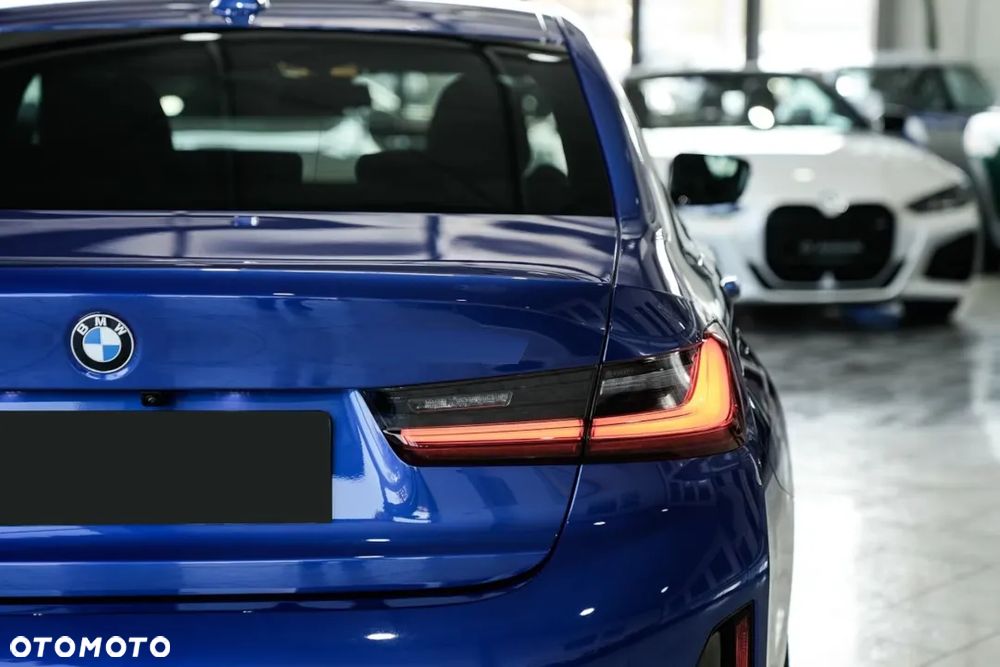 BMW Seria 3 318i M Sport - 4