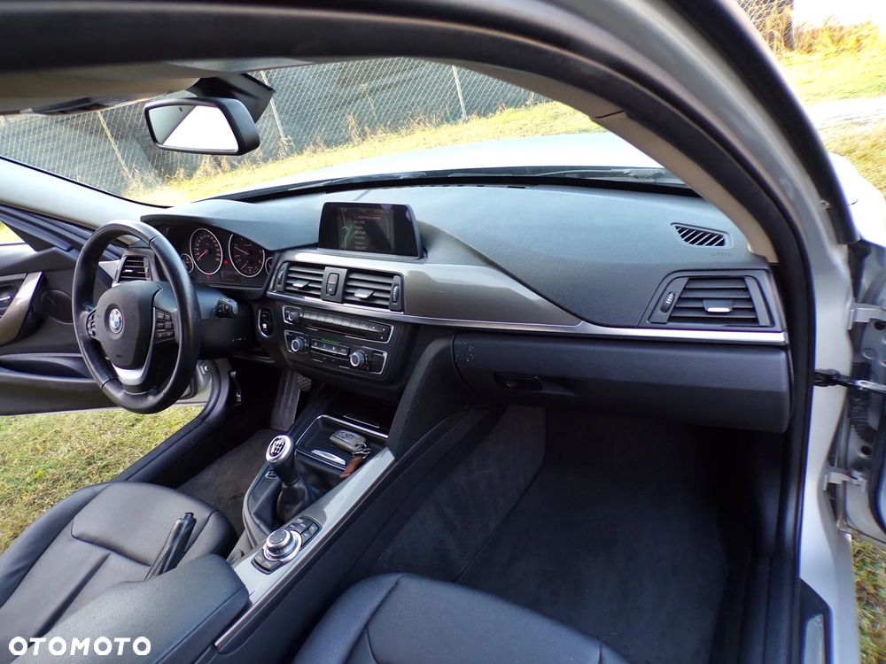 BMW Seria 3 318d Blue Performance Modern Line - 16